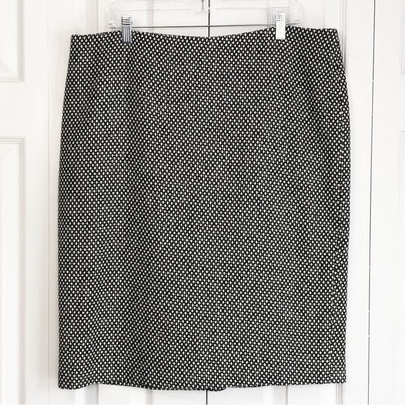 Lord & Taylor Dresses & Skirts - Lord & Taylor Black Ivory Tweed Dot Print Wool Blend Midi Pencil Skirt 16